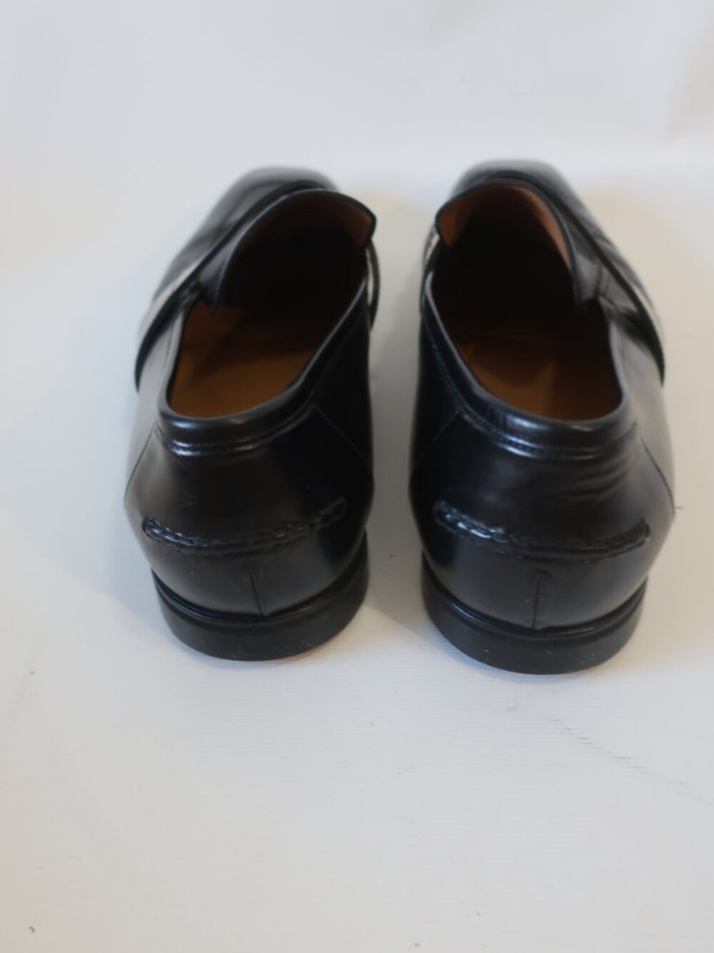Gucci Black Leather Logo-Trim Slip-On Loafers - Picture 7 of 11